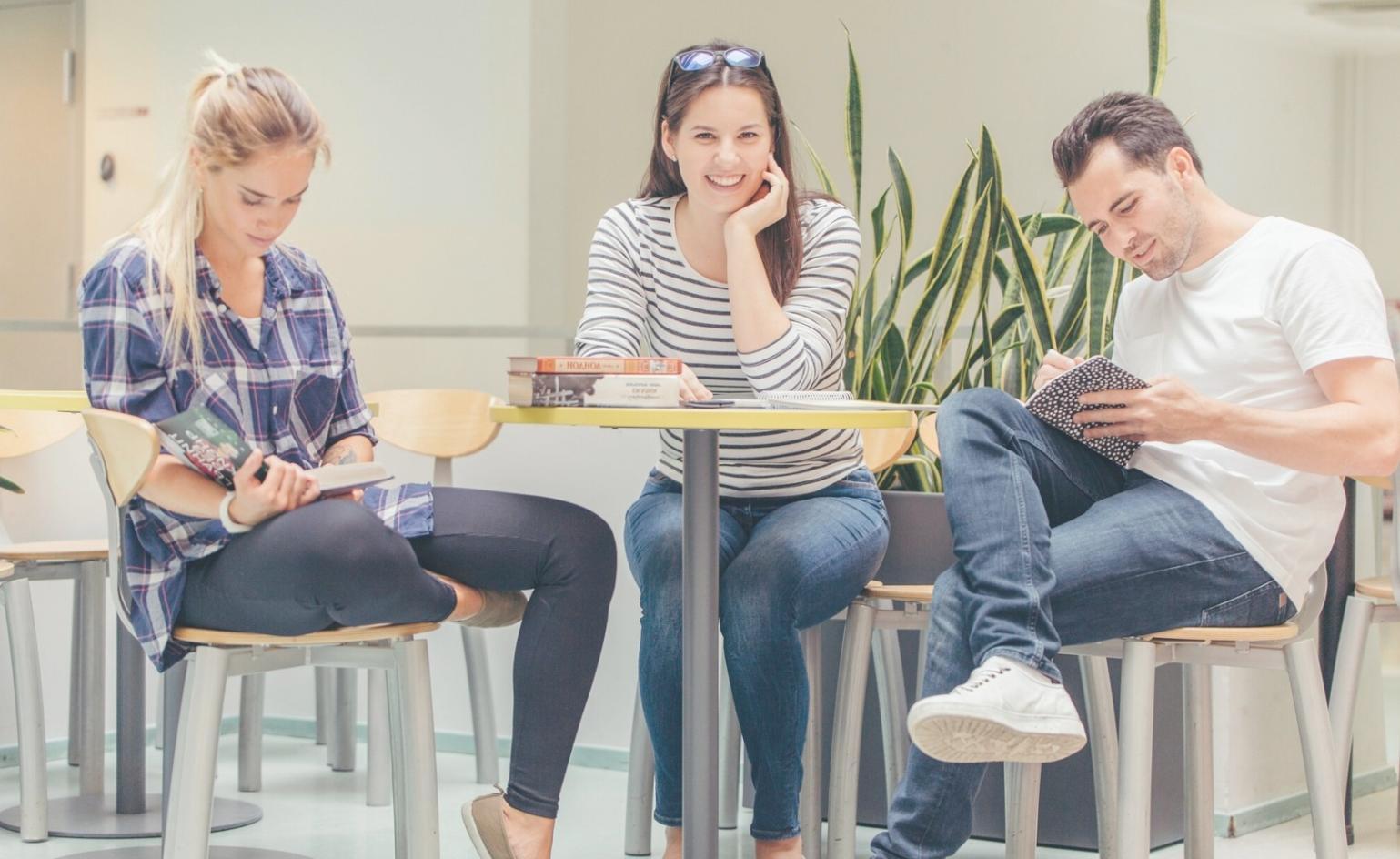 Komplexe Finanzanalyse und Prognosemodelle